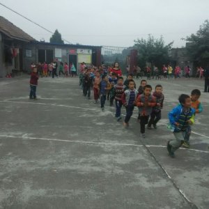 资阳市雁江区丰裕镇新华逸夫小学2015长跑照片