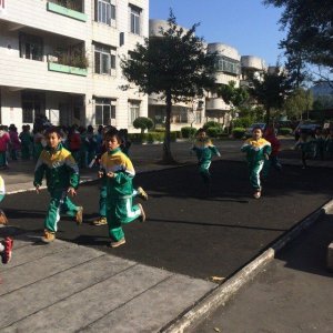 2015年韶关市黄岗小学冬季长跑活动