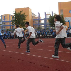 芦苞实验小学2011年“阳光体育活动”相片