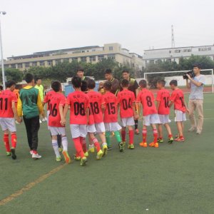 热烈祝贺炭步二小勇夺富力杯第二届广州市中小学校园足球联赛小学男子U12乙组冠军